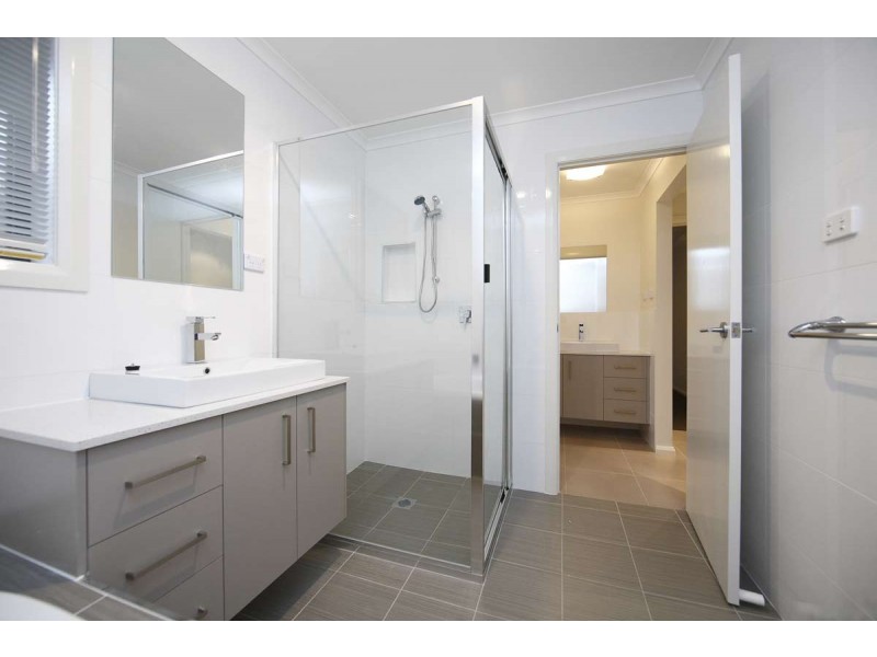 24 Kylie Tennant Street, Franklin ACT 2913