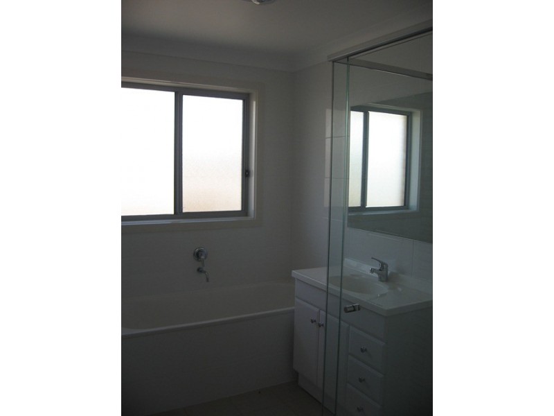 27 Ronald Walker Street, Casey ACT 2913