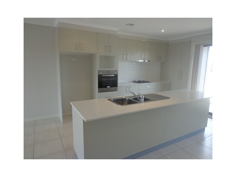 105A Anthony Rolfe Avenue, Gungahlin ACT 2912