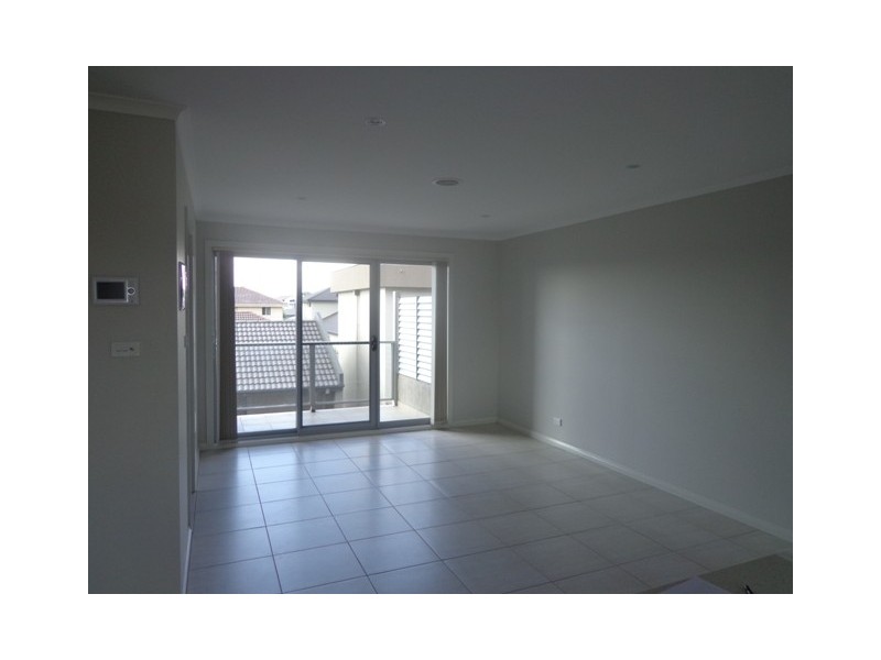 105A Anthony Rolfe Avenue, Gungahlin ACT 2912