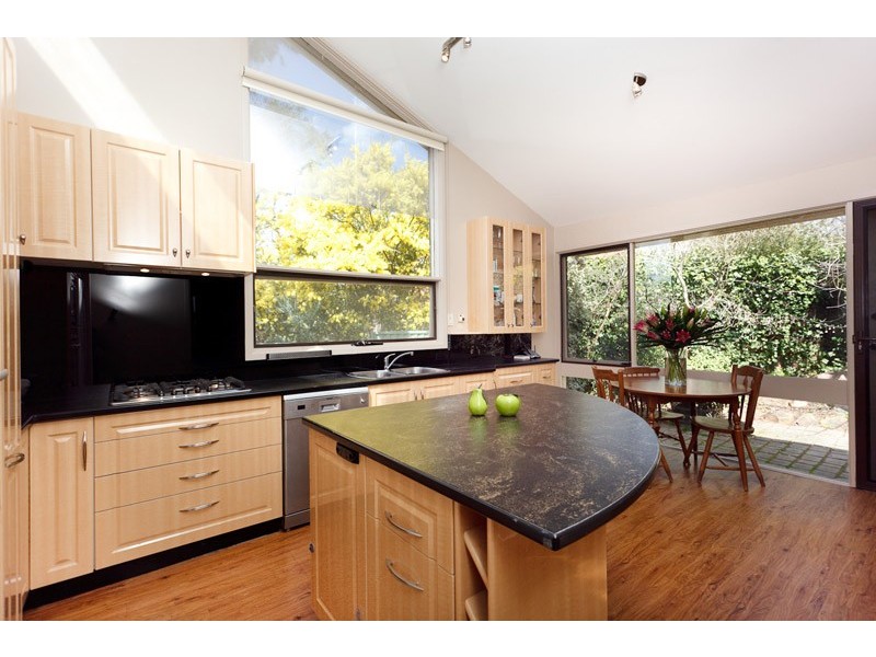 16 Oakes Street, Cook ACT 2614