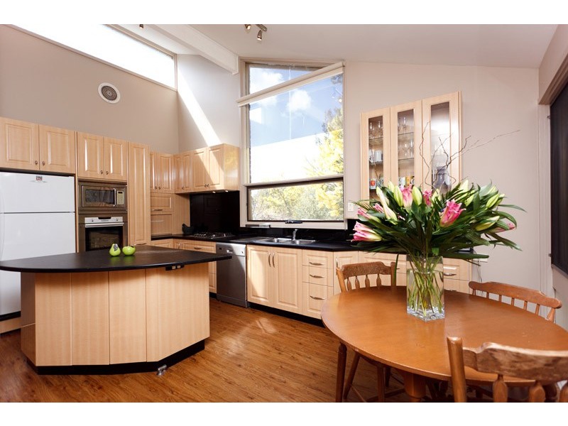 16 Oakes Street, Cook ACT 2614