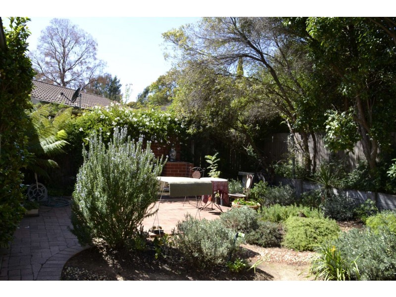 14 Tattersall Crescent, Florey ACT 2615