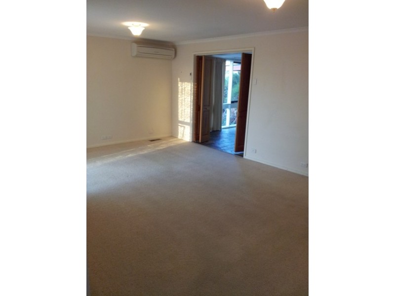 12 Alleyne Close, Macgregor ACT 2615