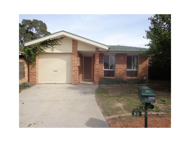 19 Loban Court, Ngunnawal ACT 2913