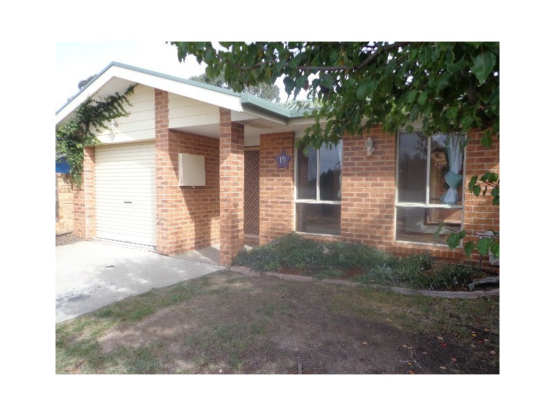 19 Loban Court, Ngunnawal ACT 2913