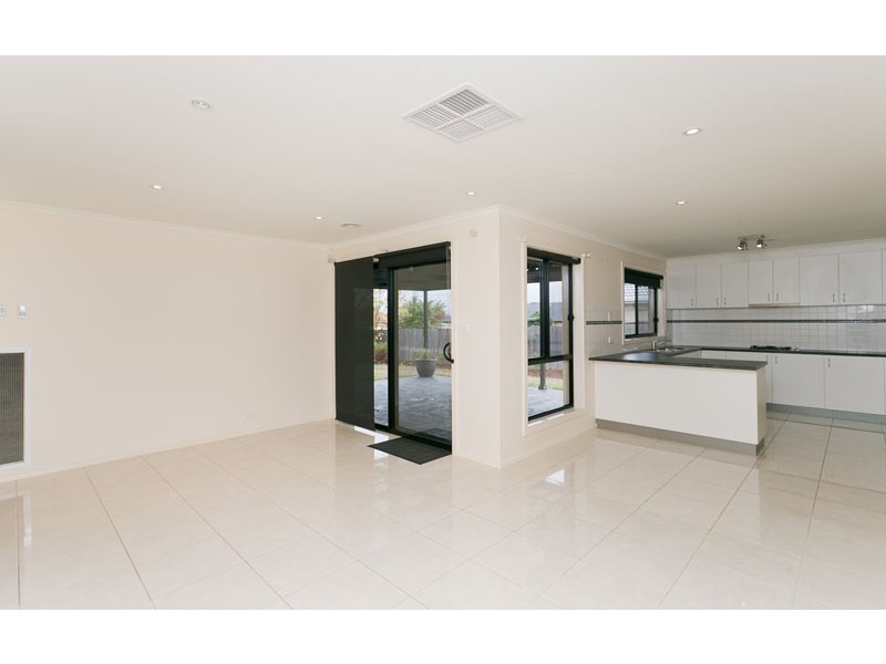 15 Henry Sutton Circuit, Dunlop ACT 2615