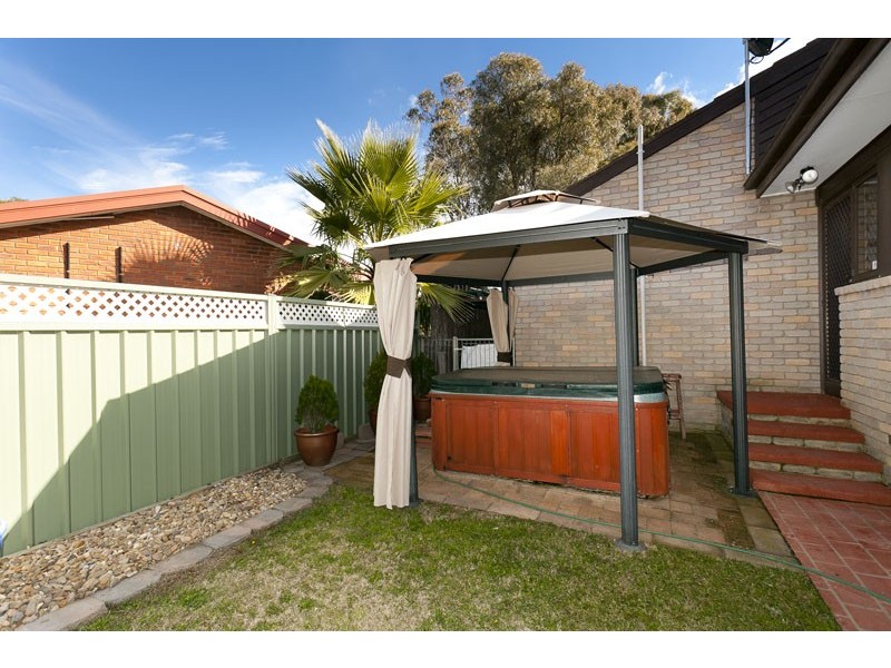 12 McQuade Close, Charnwood ACT 2615