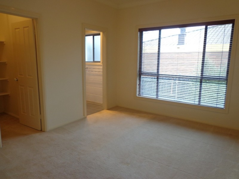 18/12 Daley Crescent, Fraser ACT 2615