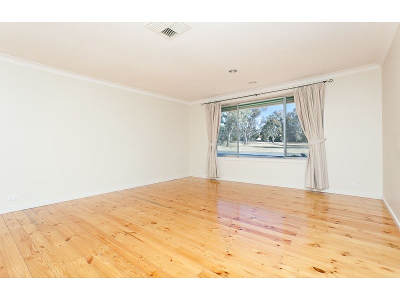 33 Drysdale Circuit, Kambah ACT 2902