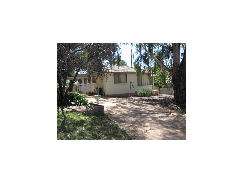 33 Erskine st, Macquarie ACT 2614