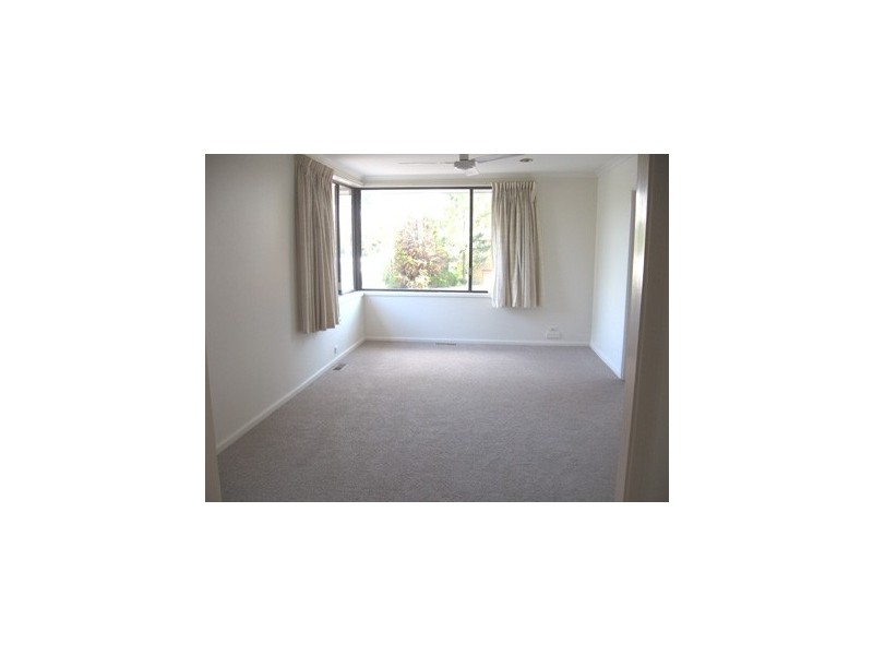 33 Erskine st, Macquarie ACT 2614