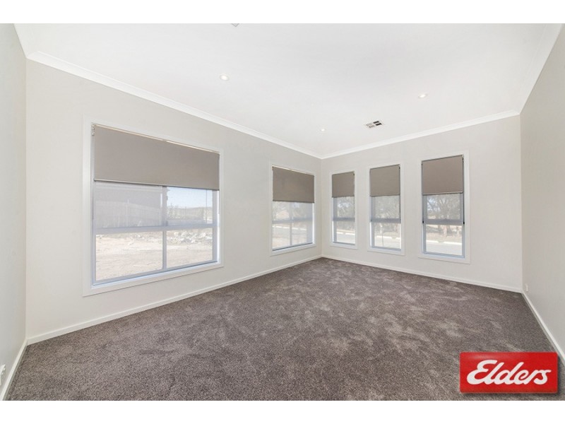 21 Annie Douglas Street, Casey ACT 2913