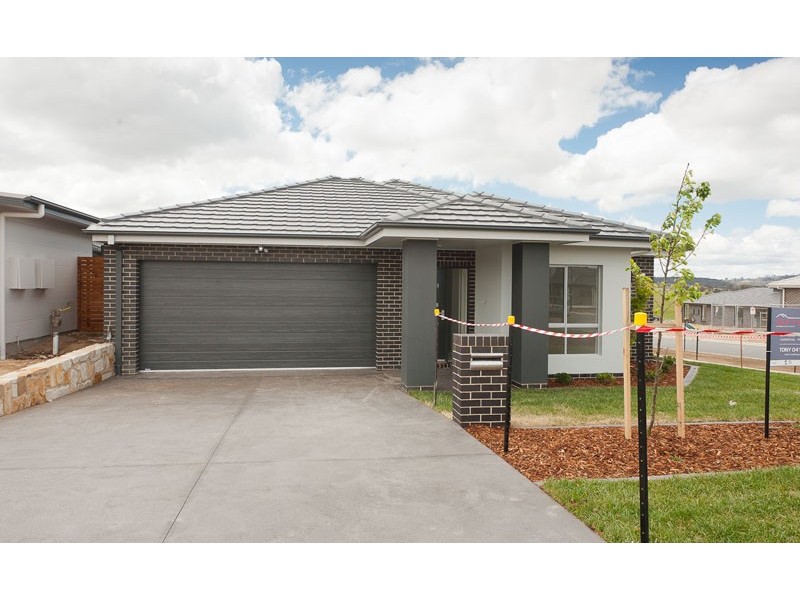 98 Greg Urwin Circuit, Casey ACT 2913