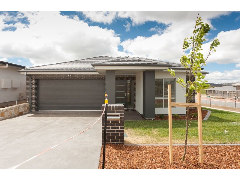 98 Greg Urwin Circuit, Casey ACT 2913