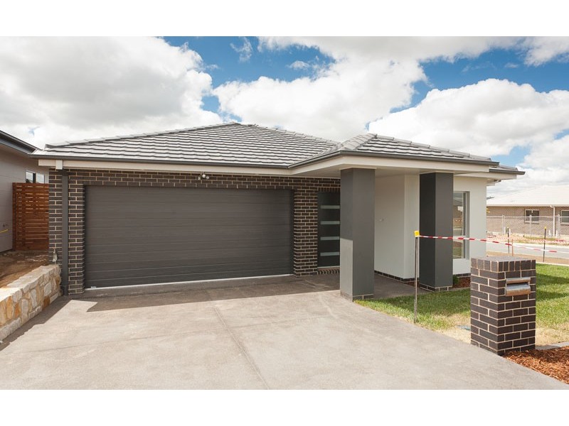 98 Greg Urwin Circuit, Casey ACT 2913