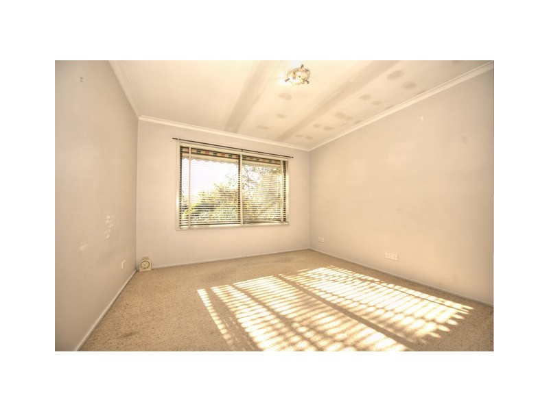 11 Inglis Place, Latham ACT 2615