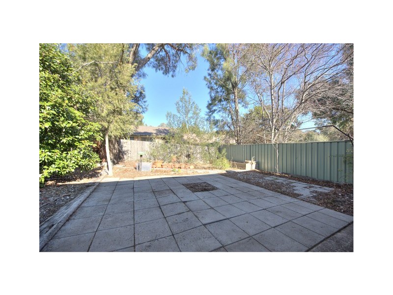 11 Inglis Place, Latham ACT 2615