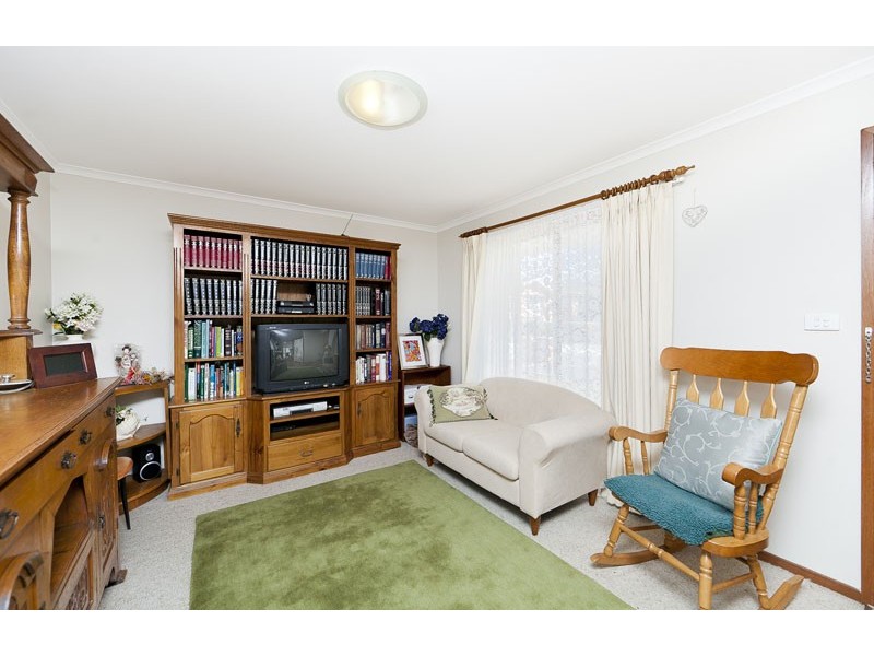 16 Kilburn Close, Dunlop ACT 2615