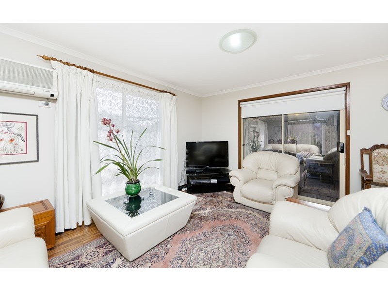 16 Kilburn Close, Dunlop ACT 2615