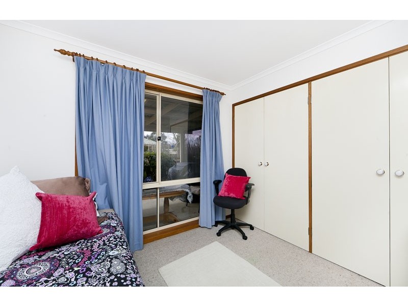 16 Kilburn Close, Dunlop ACT 2615