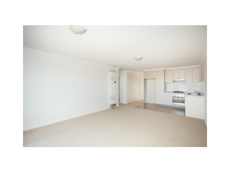 8/204 Macfarlane Burnet Avenue, Macgregor ACT 2615