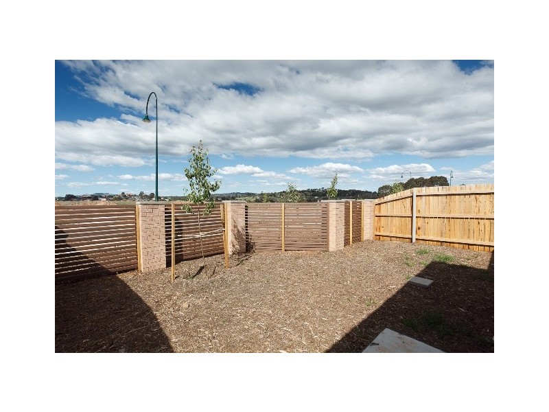 8/204 Macfarlane Burnet Avenue, Macgregor ACT 2615