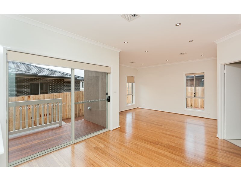 11 Hillcrest Street, Crace ACT 2911