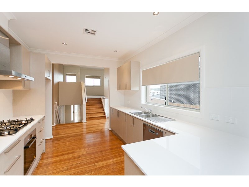 11 Hillcrest Street, Crace ACT 2911