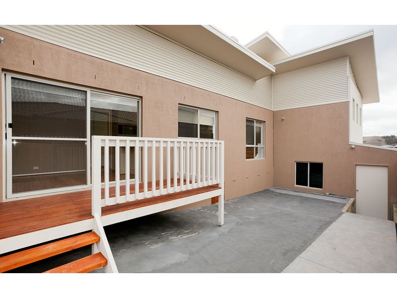 11 Hillcrest Street, Crace ACT 2911