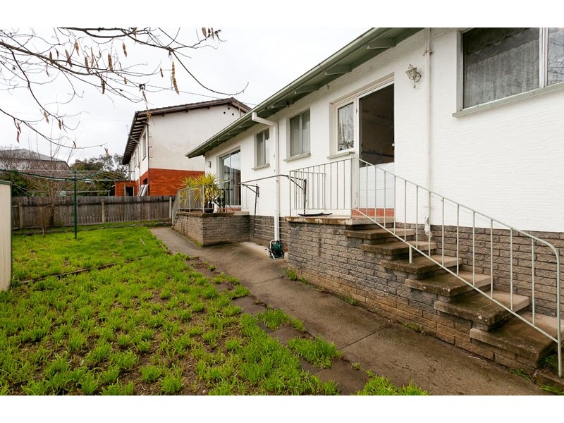 8 Belconnen Way, Page ACT 2614