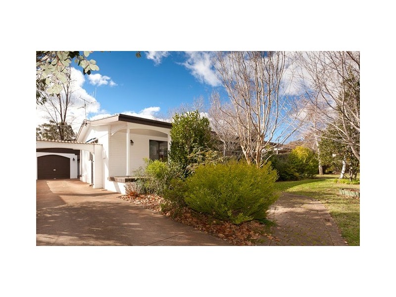 70 Groom Place, Hughes ACT 2605