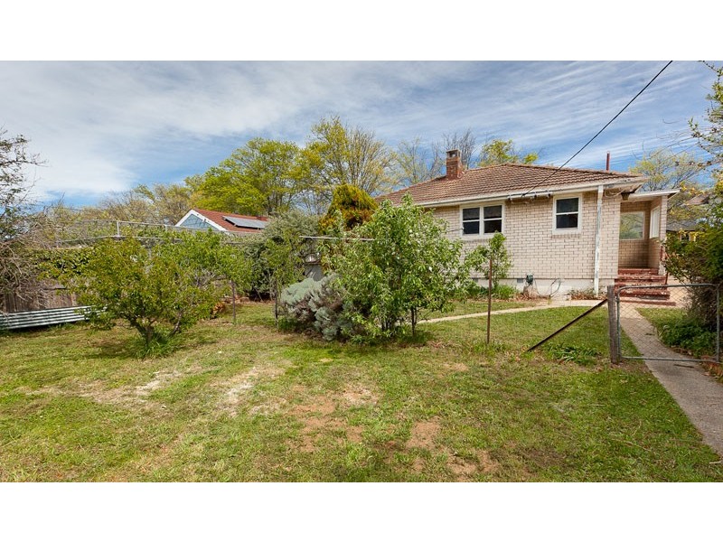 60 Warramoo Crescent, Narrabundah ACT 2604