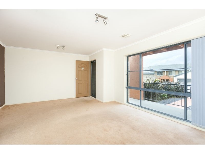14/15 Wanliss Street, Latham ACT 2615