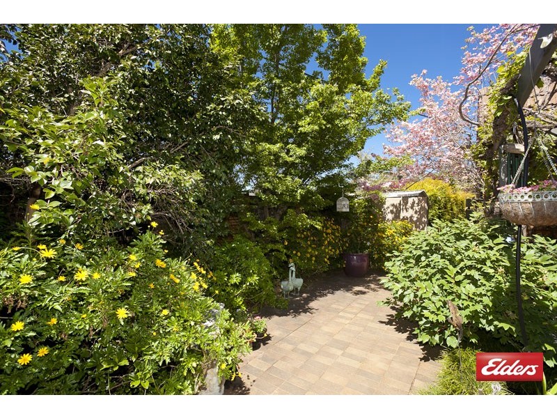 6 Smith Street, Weetangera ACT 2614