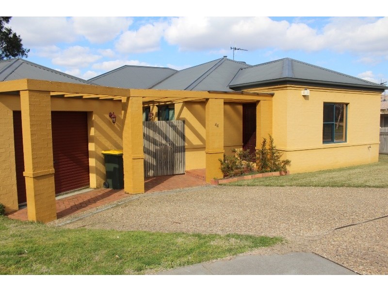 44 Amagula Avenue, Ngunnawal ACT 2913