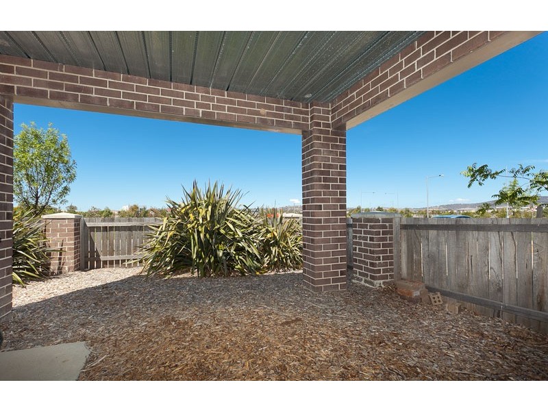 2/30 Kylie Tennant Street, Franklin ACT 2913