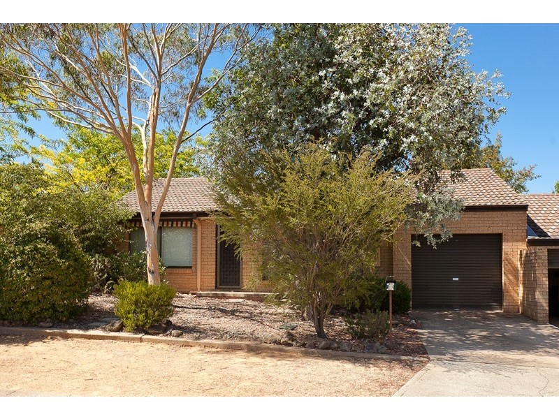 11 Inglis Place, Latham ACT 2615