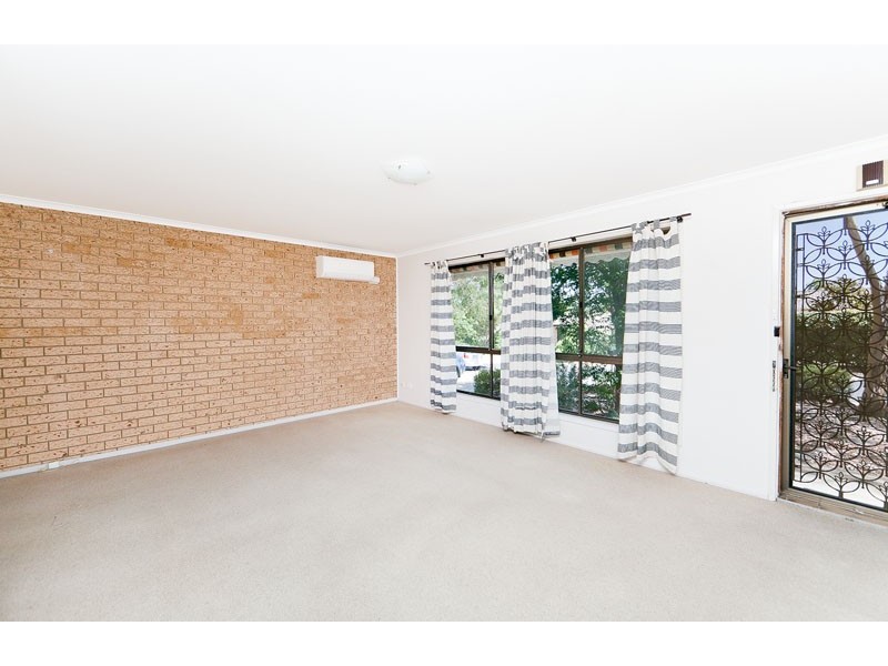 11 Inglis Place, Latham ACT 2615