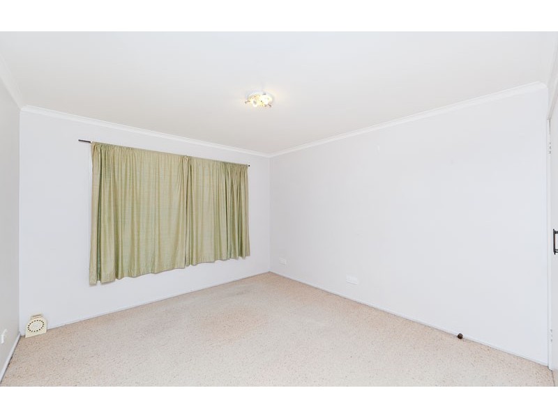 11 Inglis Place, Latham ACT 2615