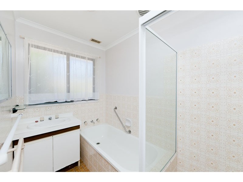 11 Inglis Place, Latham ACT 2615