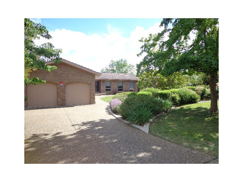 11 Gibbes Place, Weetangera ACT 2614