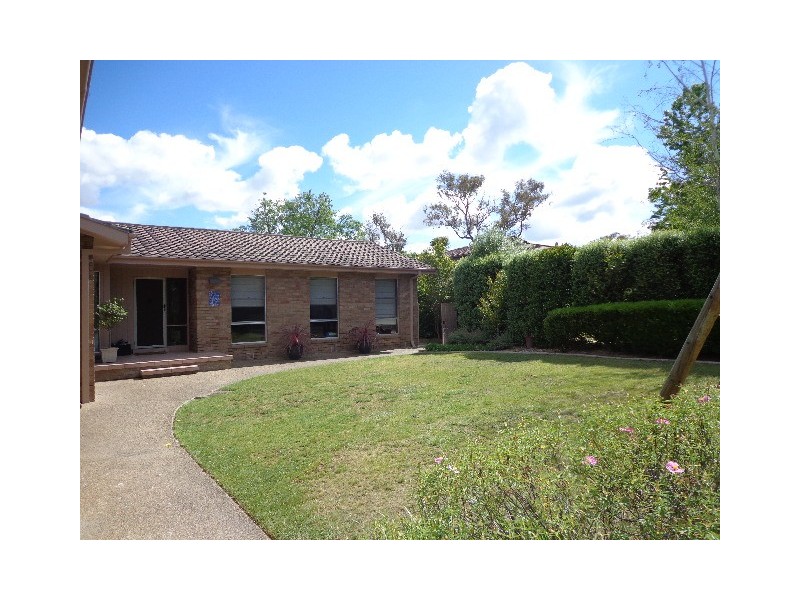 11 Gibbes Place, Weetangera ACT 2614