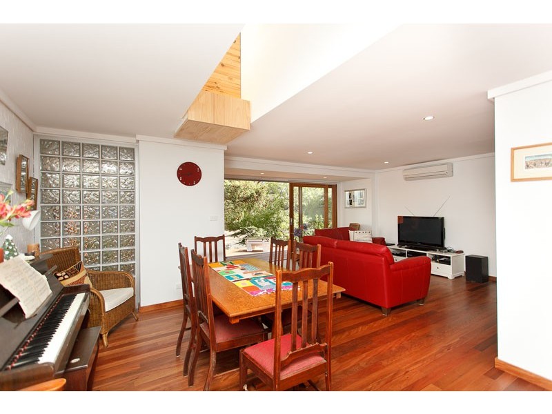 8 Dugdale Street, Cook ACT 2614