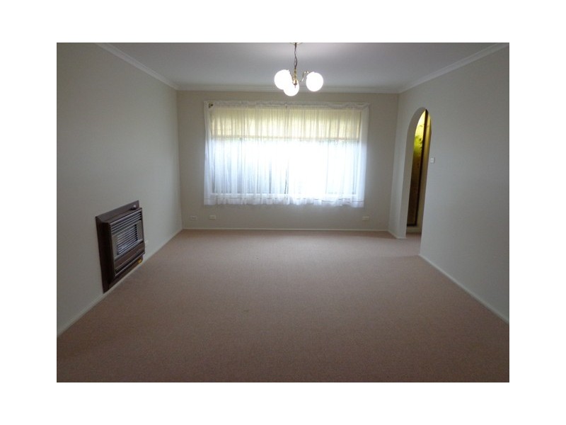 4 Warby Place, Charnwood ACT 2615