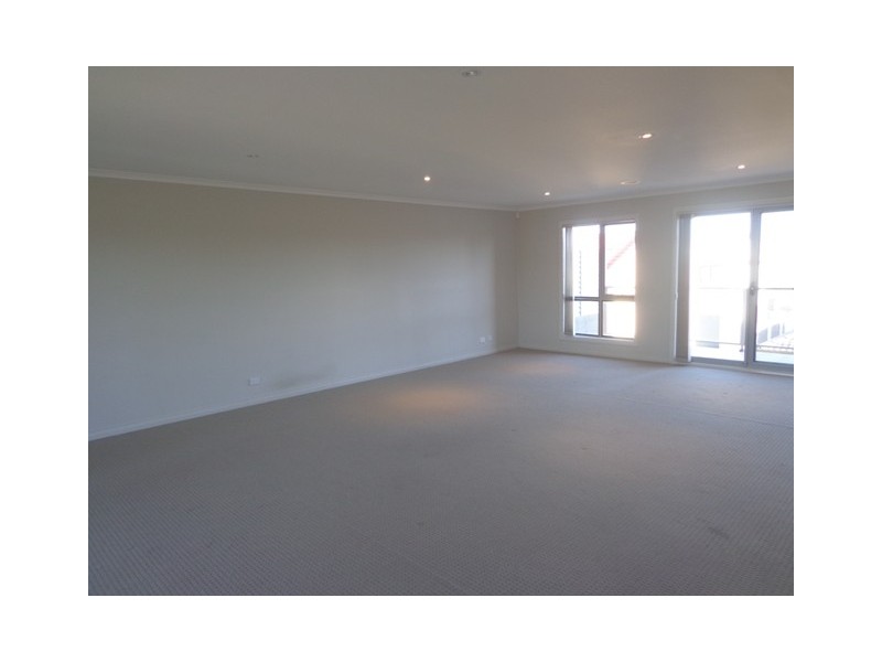 99A Anthony Rolfe Avenue, Gungahlin ACT 2912