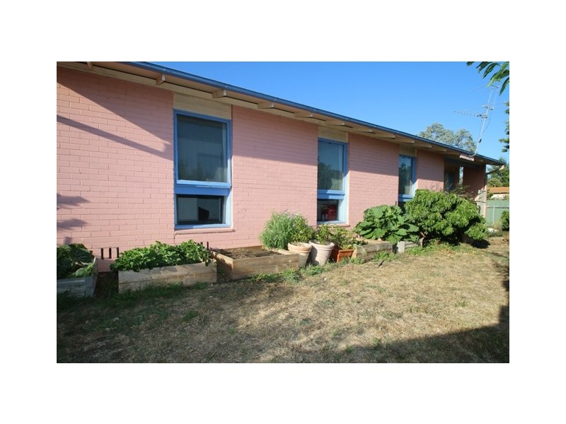28 Chambers Street, Latham ACT 2615