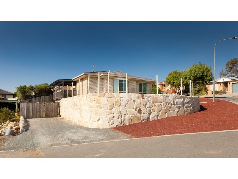 4 Grove Place, Dunlop ACT 2615