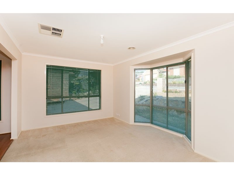 4 Grove Place, Dunlop ACT 2615