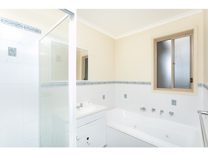 4 Grove Place, Dunlop ACT 2615